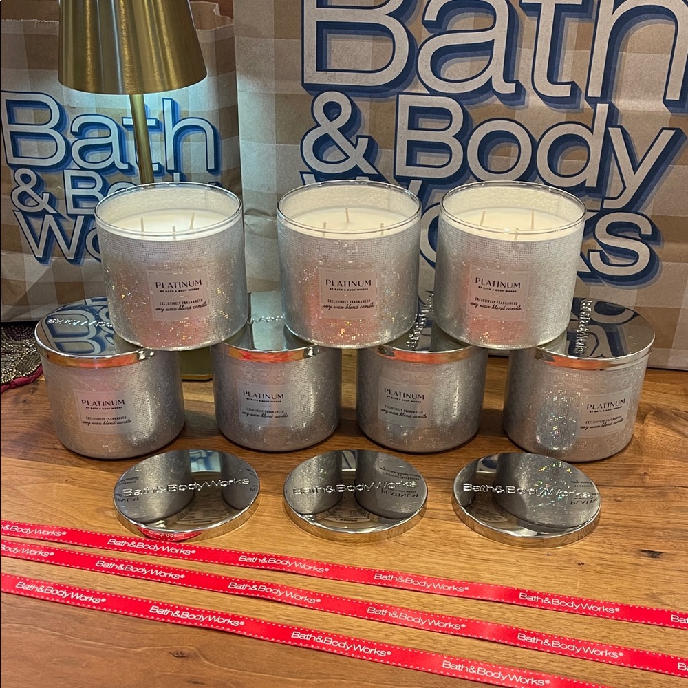 Bath & Body Works Platinum 3 wick Candle - Silver - Picture 2 of 4
